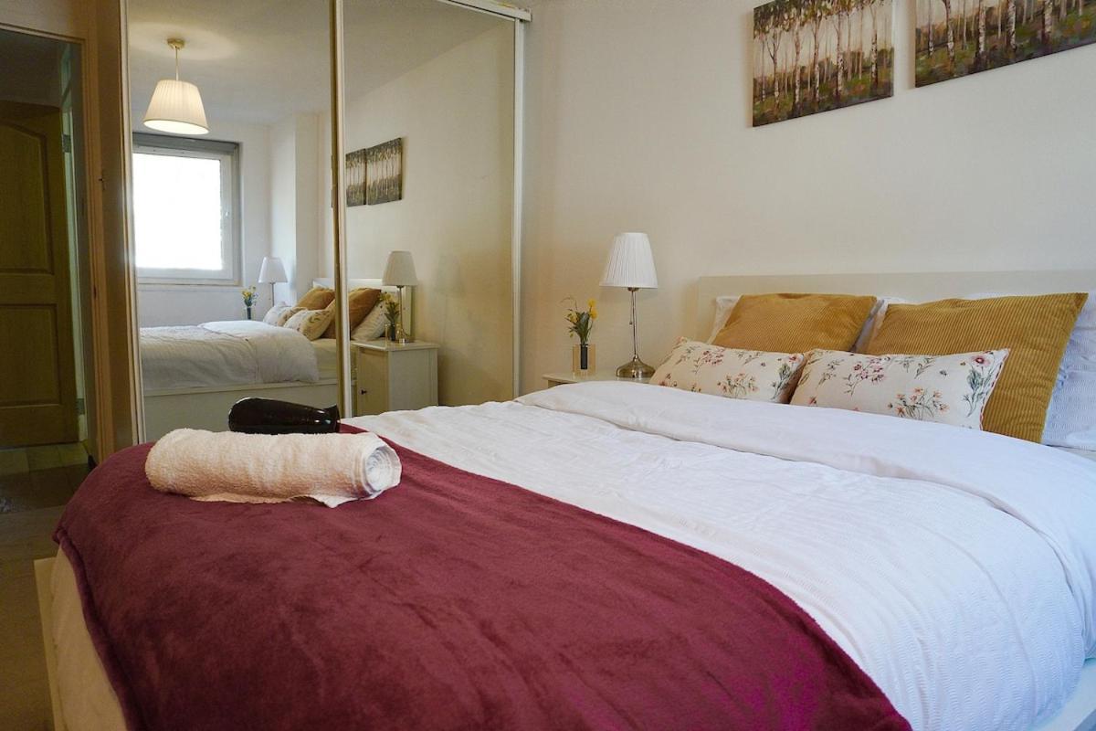 Classy Portobello Road 3 Bed Duplex * London